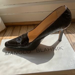 Manolo Blahnik Vintage Brown Crocodile Pumps